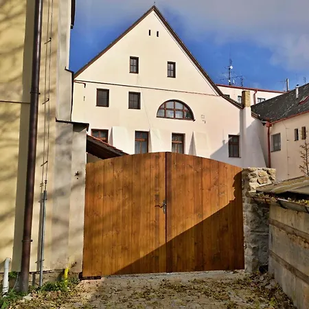 Apartamento Na Trojmezí, Florián *