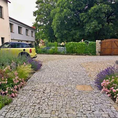 Apartamento Na Trojmezí, Florián *